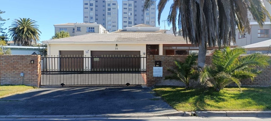 5 Bedroom Property for Sale in Table View Western Cape